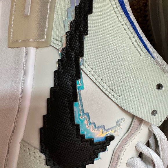 Sz 10.5 Nike Air Force 1 Shadow SE Pixel Swoosh - Barely Green W. Rare, Unique - Picture 6 of 14